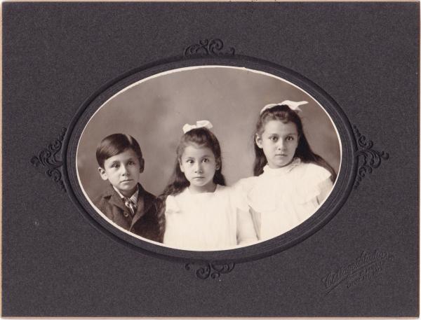 Calvin, Yvette, and Mazel Spencer, c.1907