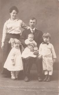 Etta Crow Batson, Olivia Batson, Etta Batson, Robert Batson, Alfred Batson, c.1910