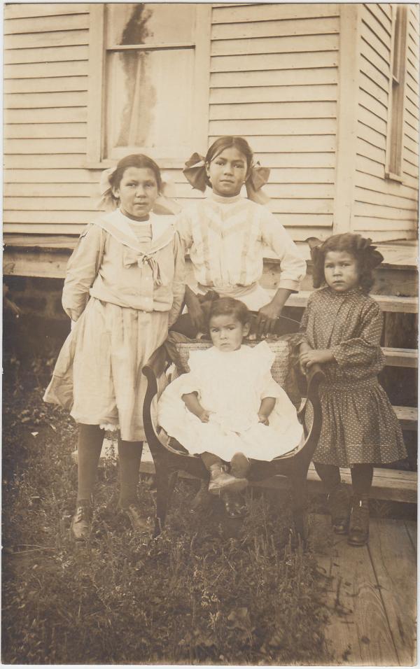 Children of Zippa M. Skenandore, c.1912