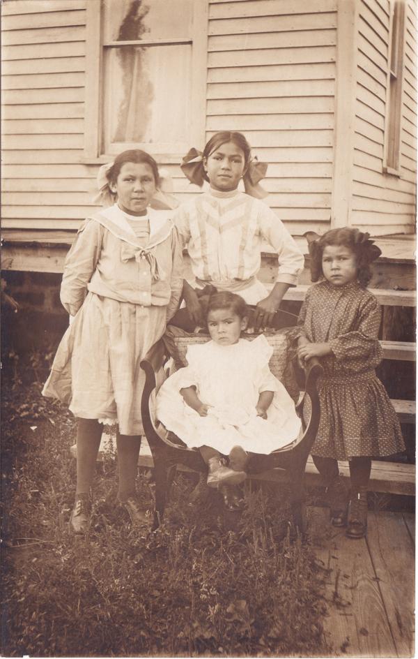 Children of Zippa M. Skenandore, c.1912