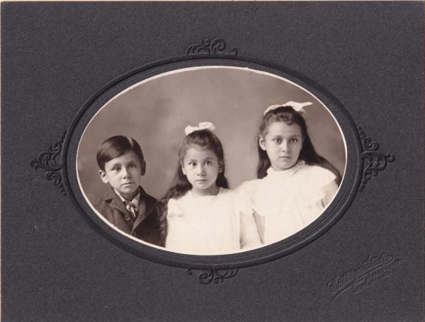 Calvin, Yvette, and Mazel Spencer, c.1907