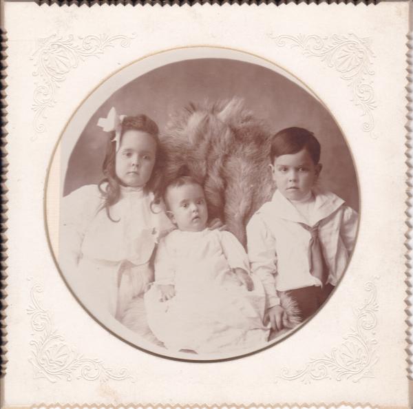 Children of Lillian Complainville Keller, c.1909