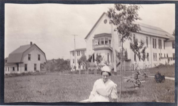 Minnie White, c.1914