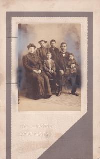 Thomas King and family, c.1910