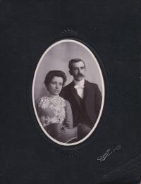 Oliver and Lillian Complainville Keller, c.1909