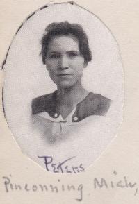 Flora Peters, c.1917